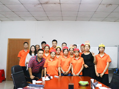 麻豆国产AV无码2019年公司员工生日会